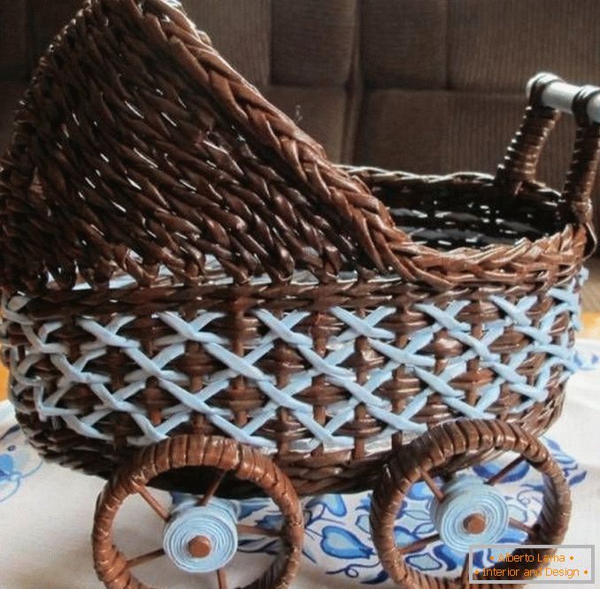 Ponaredek - voziček iz pletenega papirja