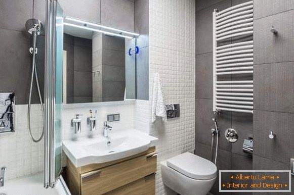 Lepa majhna kopalnica - fotografija visoke tehnologije