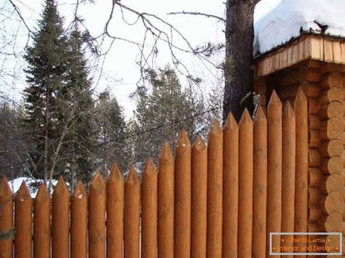 lesene ograje za zasebno hišno fotografijo