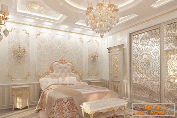 Notranjost spalnice s stucco dekor v slogu razkošja