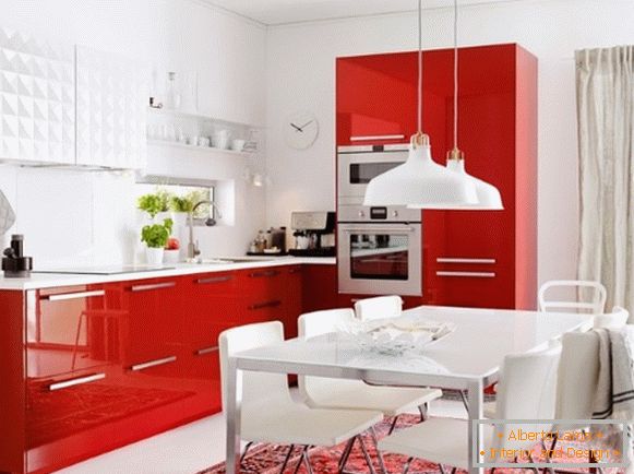 Oblikovanje rdeče bele kuhinje fotografija 13