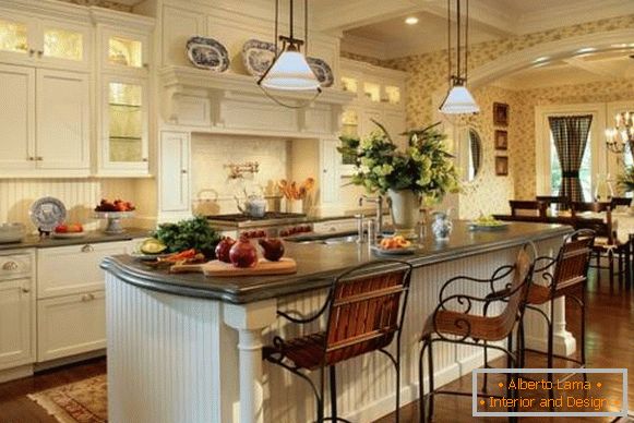 Bela kuhinja dnevna soba v slogu države - klasična oblika