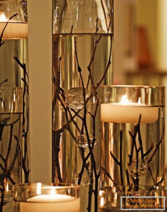 Plavajoče sveče v stekleni posodi