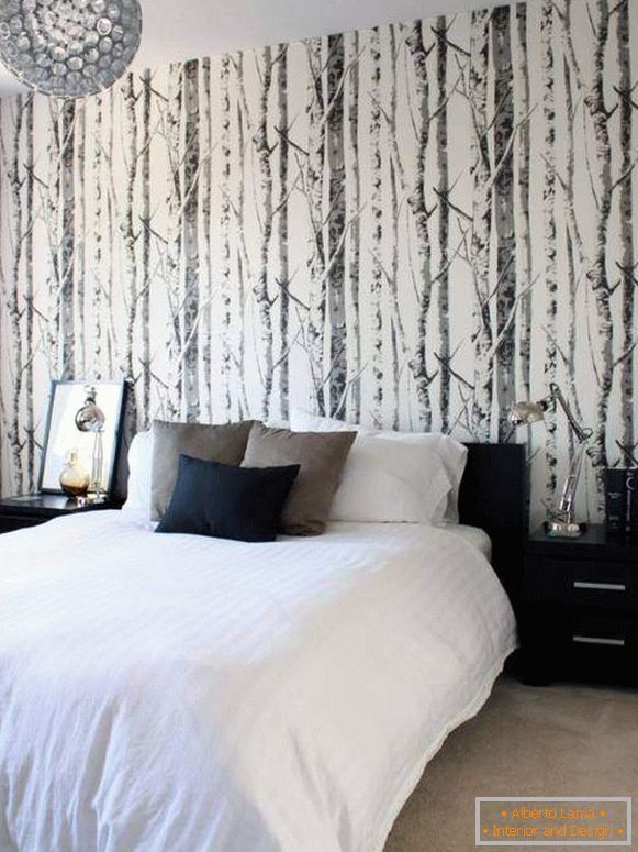 Črno-bela ozadja v spalnici - foto-design gozd