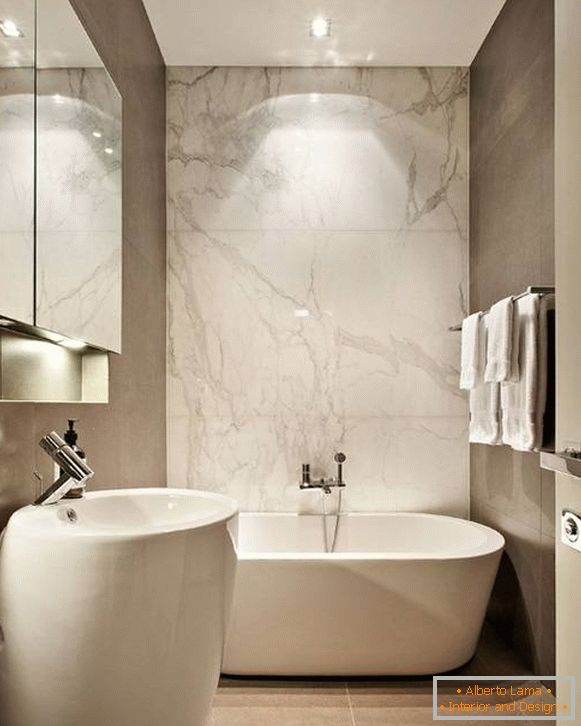 Mala kopalnica z marmorjem