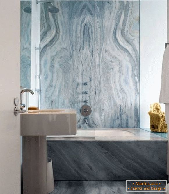 Kopalnica s sivo-modrim marmorjem