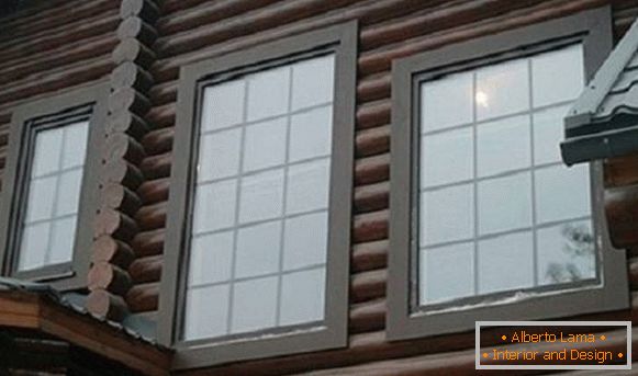 Lepa obloga za okna v leseni hiši, fotografija 10