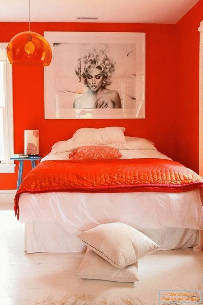 Oranžna spalnica