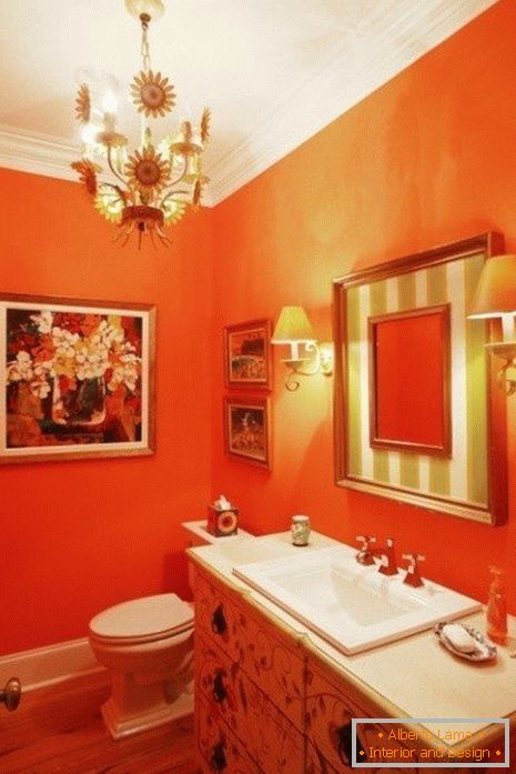 Oranžni WC
