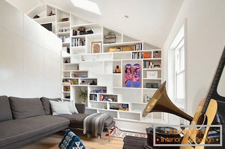 Mini-stanovanje na podstrešju v skandinavskem slogu