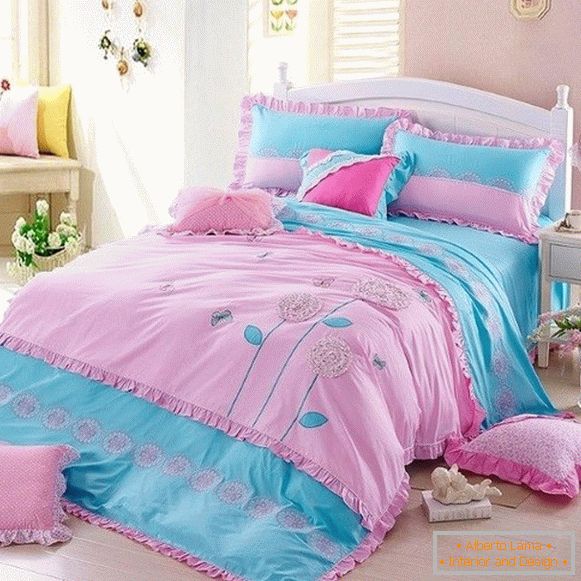 Fotografija posteljnega perila na postelji 19
