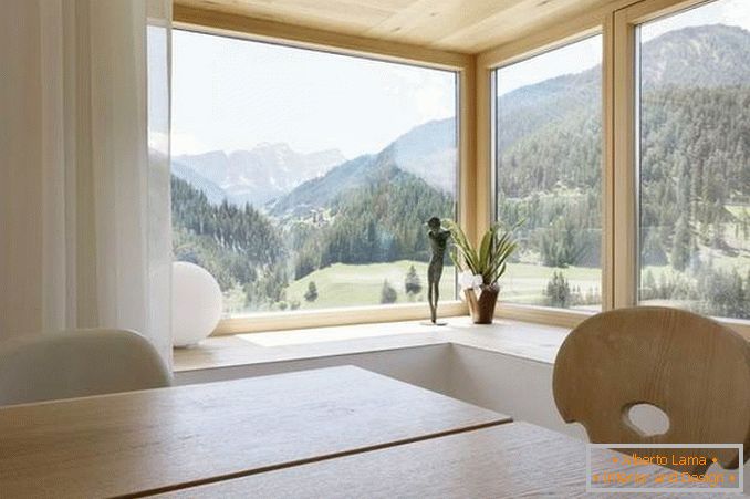 Zasnova dnevne sobe z dvema vogalnima oknoma