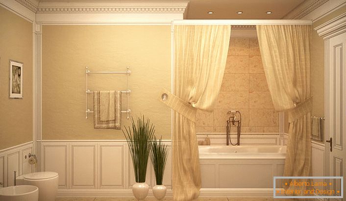 V stilu romantike je kopalnica pokrita s svetlobnimi zavesami.