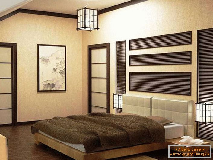Spalnica v slogu japonskega minimalizma je okrašena v bež in rjavih tonih. Pozornost pritegnejo svetlobne naprave. Stropni lestenec je izdelan v enem dizajnu s posteljnimi svetilkami. 