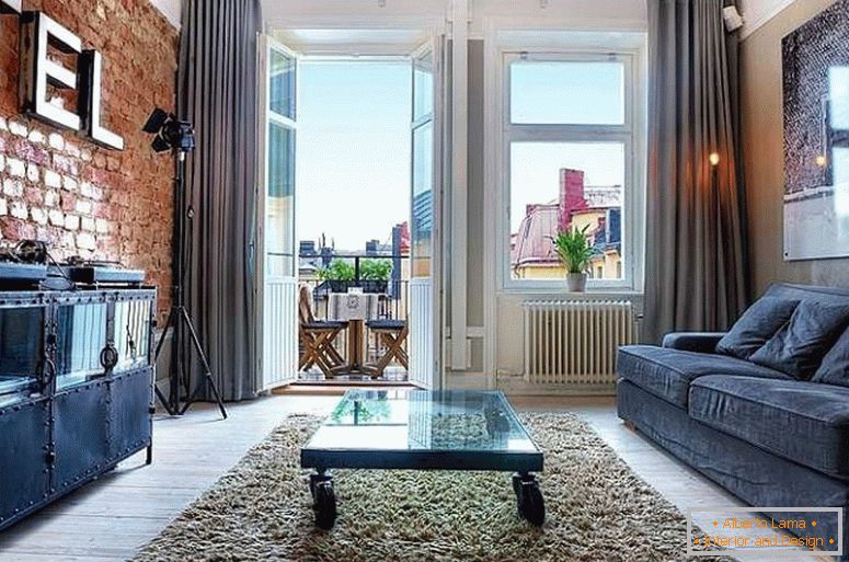 Elegantna dnevna soba majhnega apartmaja na Švedskem