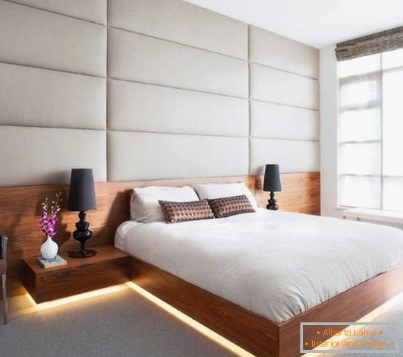 Lepa lesena postelja s svetlobo