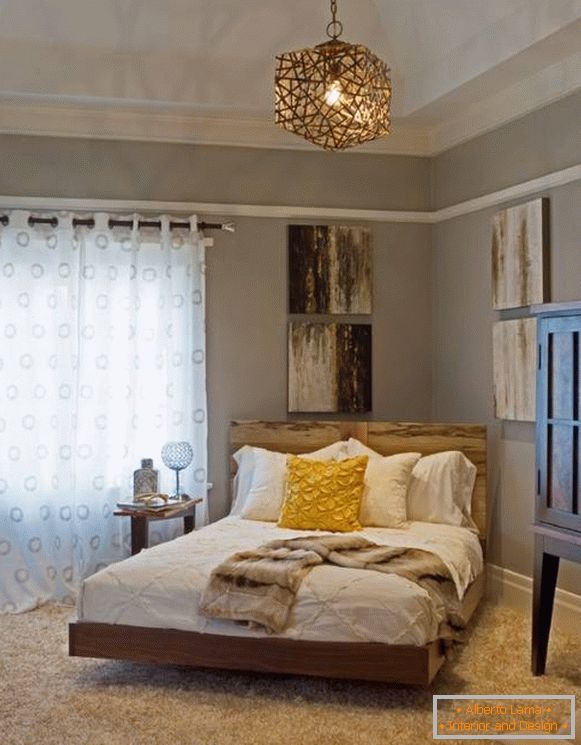 Prijeten dizajn spalnice z rustikalnimi motivi
