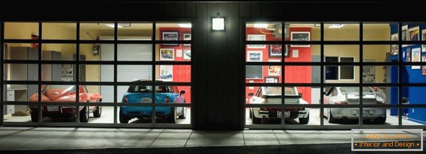 Garaža s steklenimi vrati