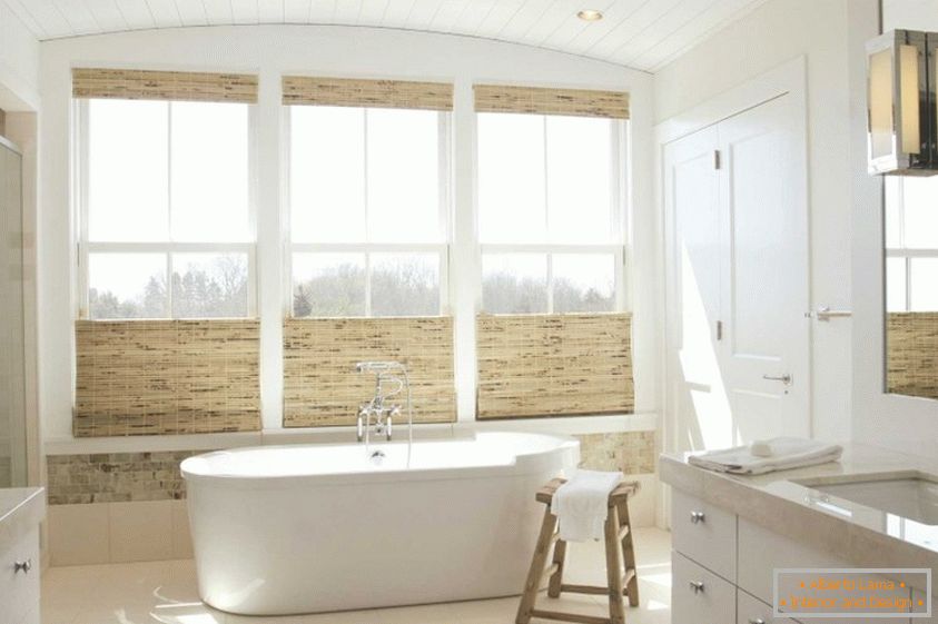 Drage kopalnice z naravnimi materiali in velika okna