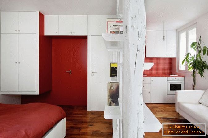 Studio apartma v beli in rdeči barvi