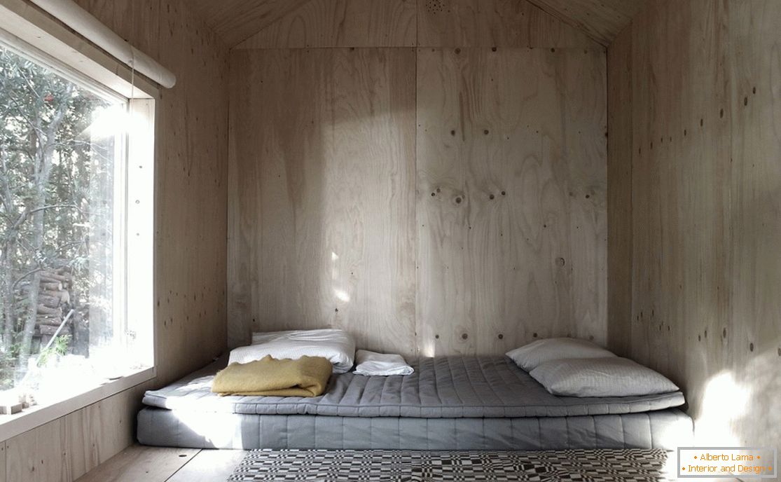 Спальня мини-дома Ermitage kabina в Швеции