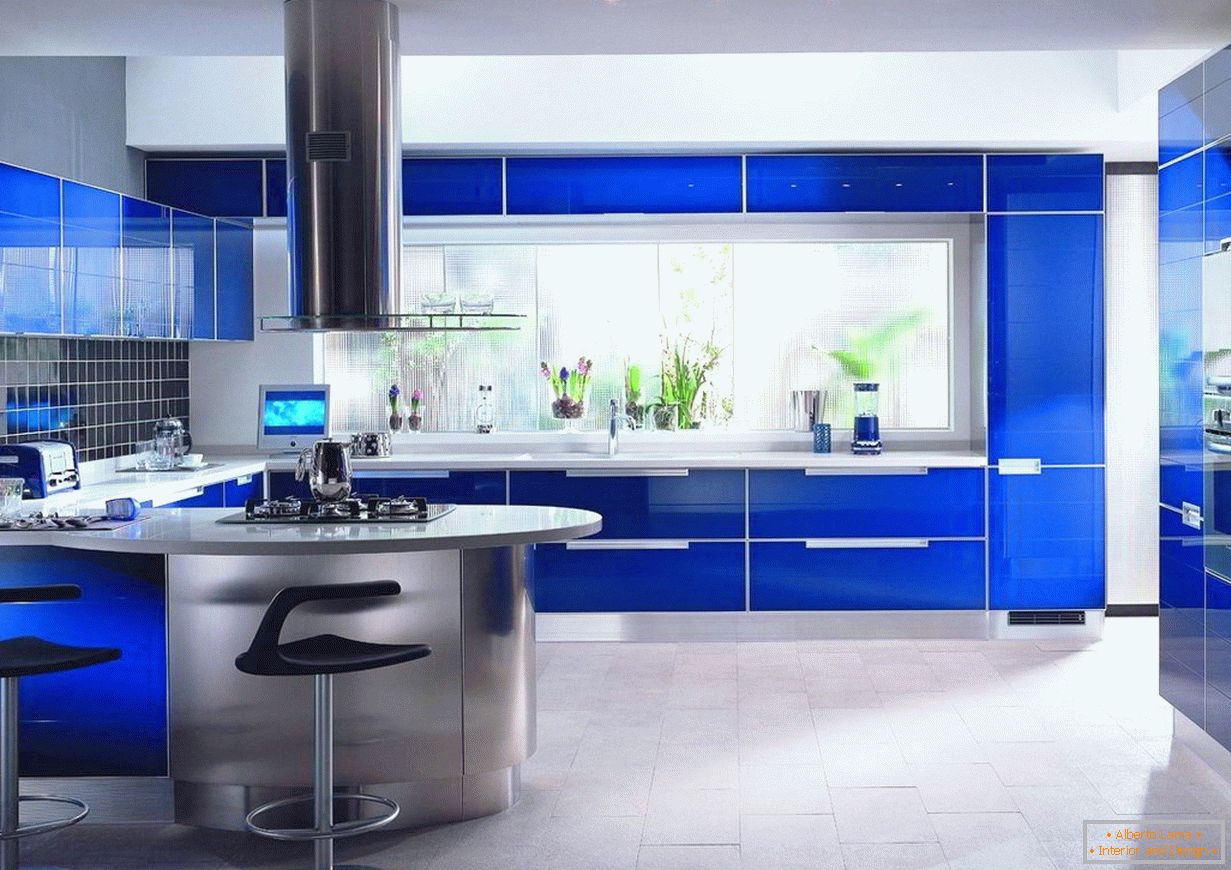 Fasade kuhinje v modri barvi