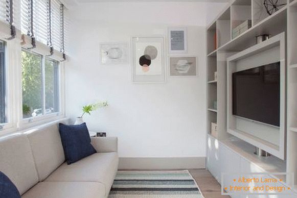 dnevna soba v stanovanju v skandinavskem slogu