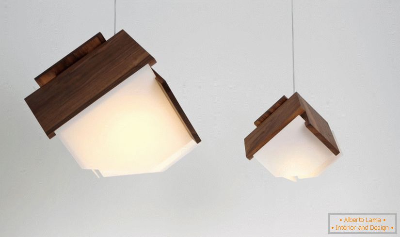 Moderne svetilke iz temnega lesa iz podjetja Cerno