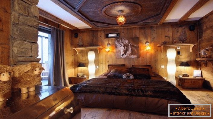 Luksuzna spalnica v slogu brunarice vam omogoča, da se sprostite v