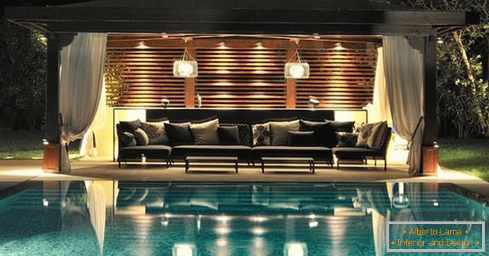 Arbor v stilu visokotehnoloških bazenov - udoben počitek v sodobni notranjosti.