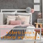 Sivi zidovi in ​​roza tekstil v spalnici