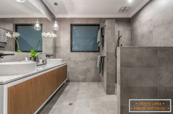 Luksuzno sodobno kopalnico s kopalnico - fotografije