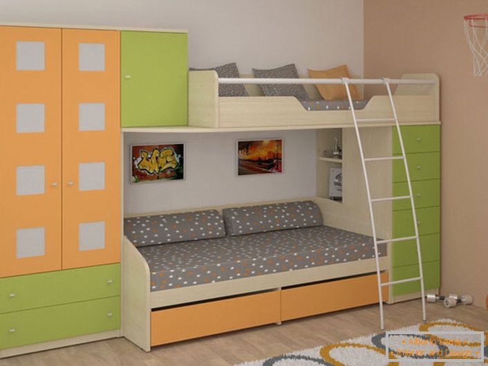 Modularno pohištvo z vgrajeno posteljo