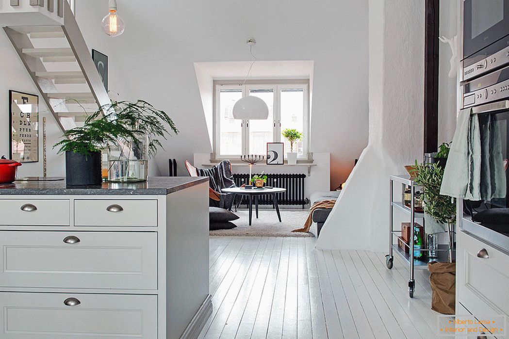 Notranjost majhne hiše v skandinavskem slogu