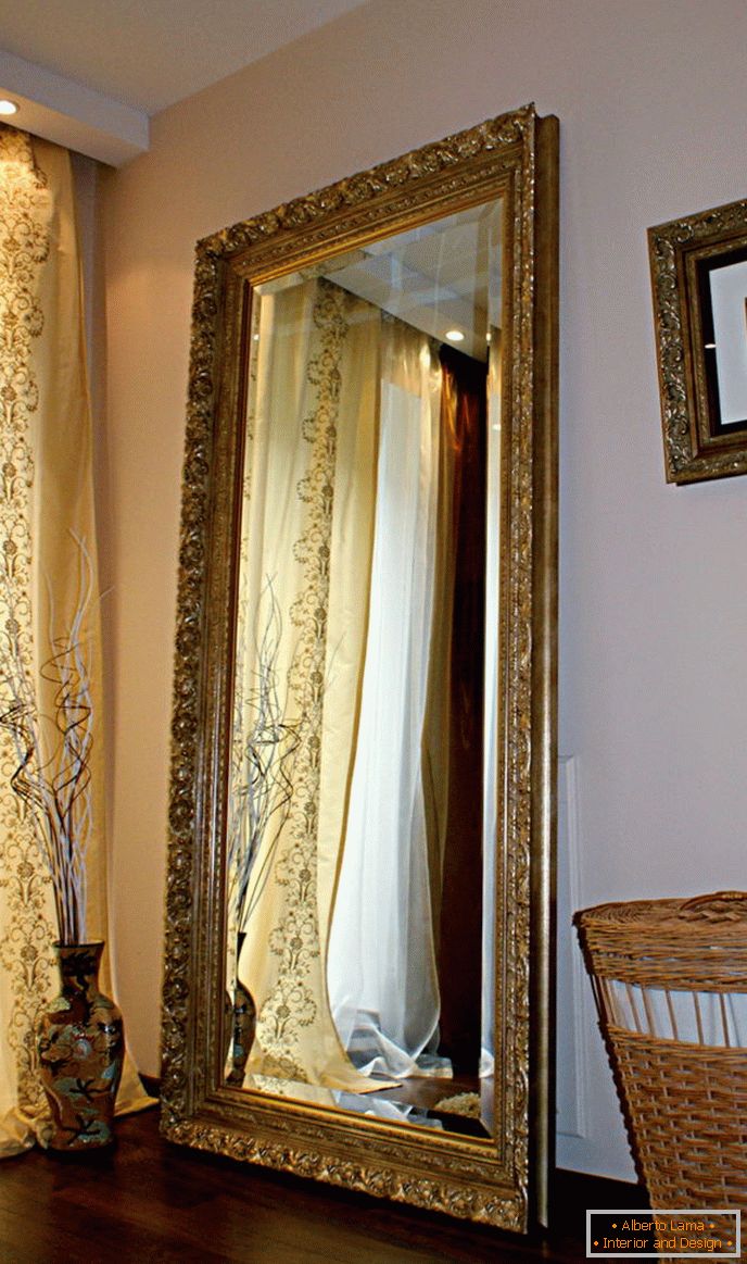 Ogledalo v spalnici - primeri fotografij namestitve v